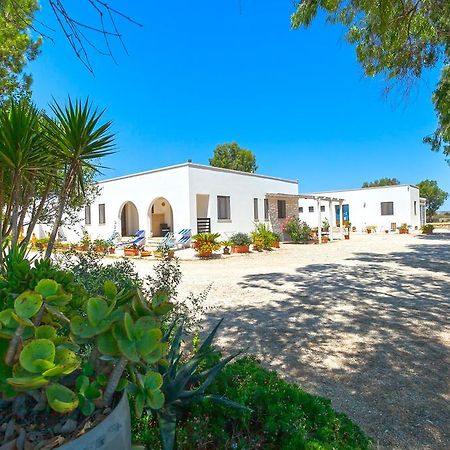 Agriturismo Masseria Terra D'Otranto Buitenkant foto