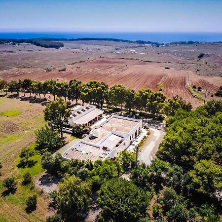 Agriturismo Masseria Terra D'Otranto Buitenkant foto