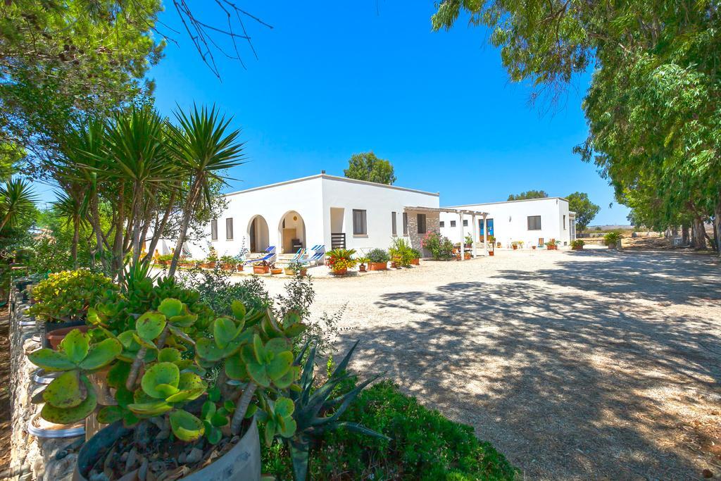 Agriturismo Masseria Terra D'Otranto Buitenkant foto