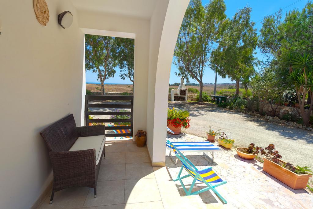 Agriturismo Masseria Terra D'Otranto Buitenkant foto
