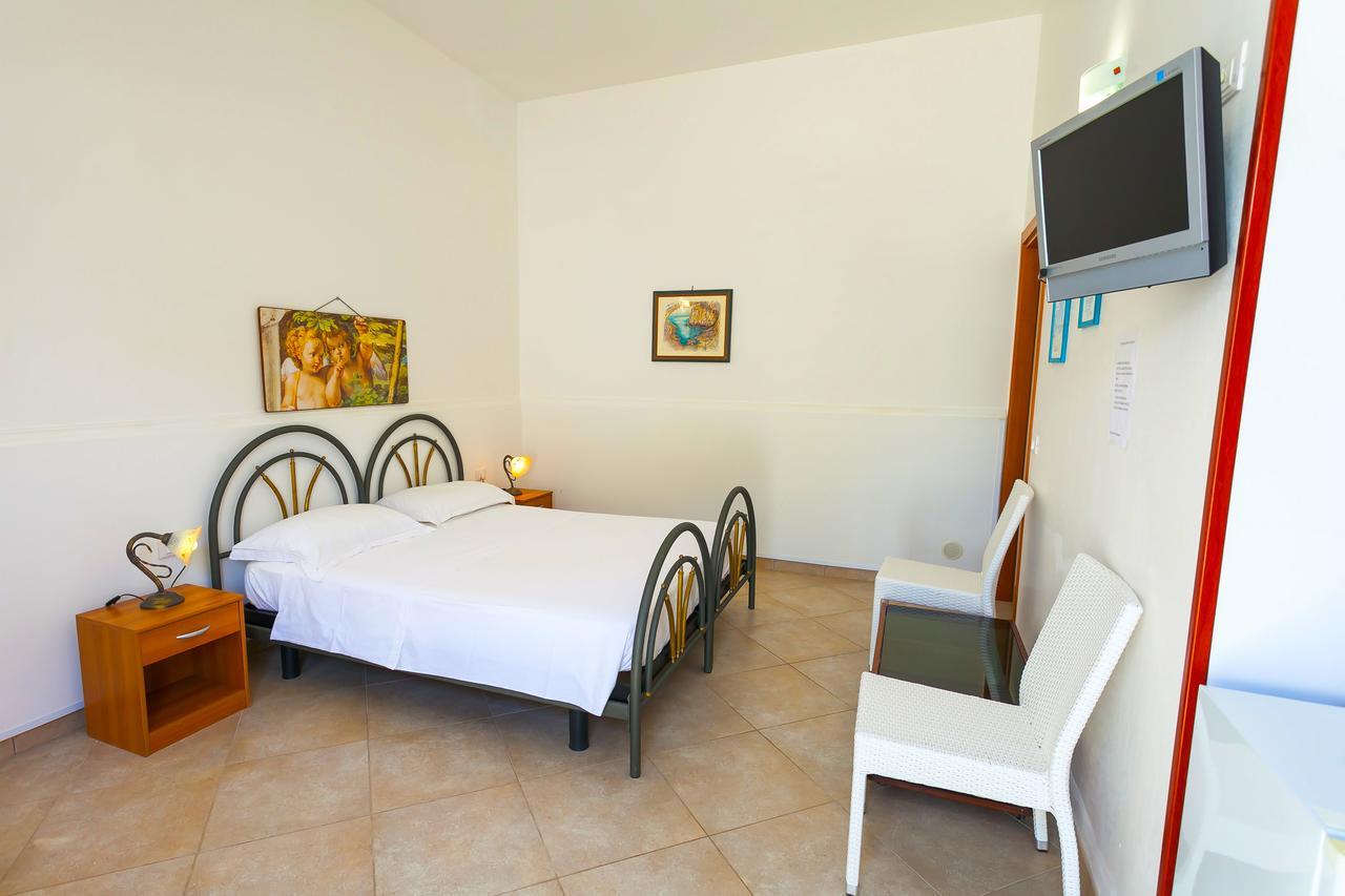 Agriturismo Masseria Terra D'Otranto Buitenkant foto