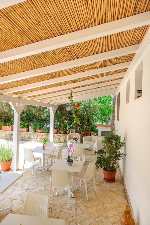 Agriturismo Masseria Terra D'Otranto Buitenkant foto