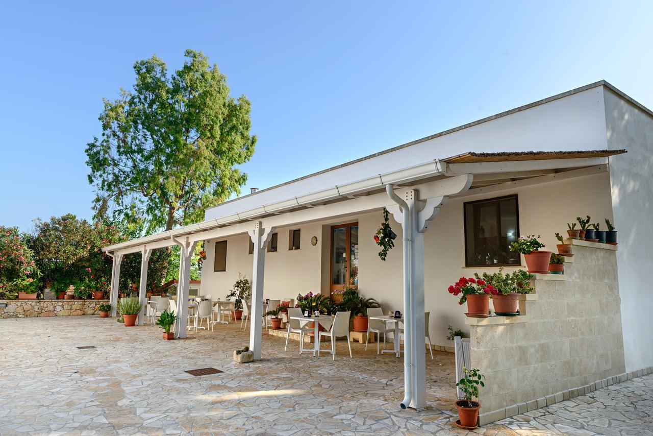 Agriturismo Masseria Terra D'Otranto Buitenkant foto