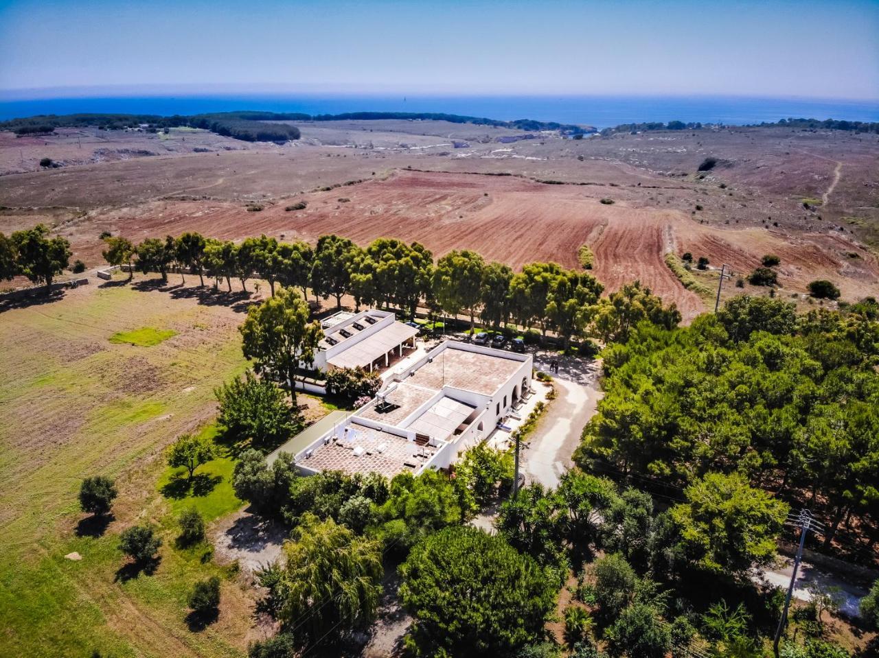 Agriturismo Masseria Terra D'Otranto Buitenkant foto
